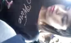 Sexy babe avec des lunettes prend sa bite vers le streaming porno gratuit français bas
