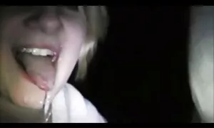 Veronica / film porno complet gratuit en francais petite blonde lâche prise, limite et nie la bite qui la bloque!