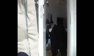 Mec aide sa petite film porno francais streaming amie à préparer une place pour la bite